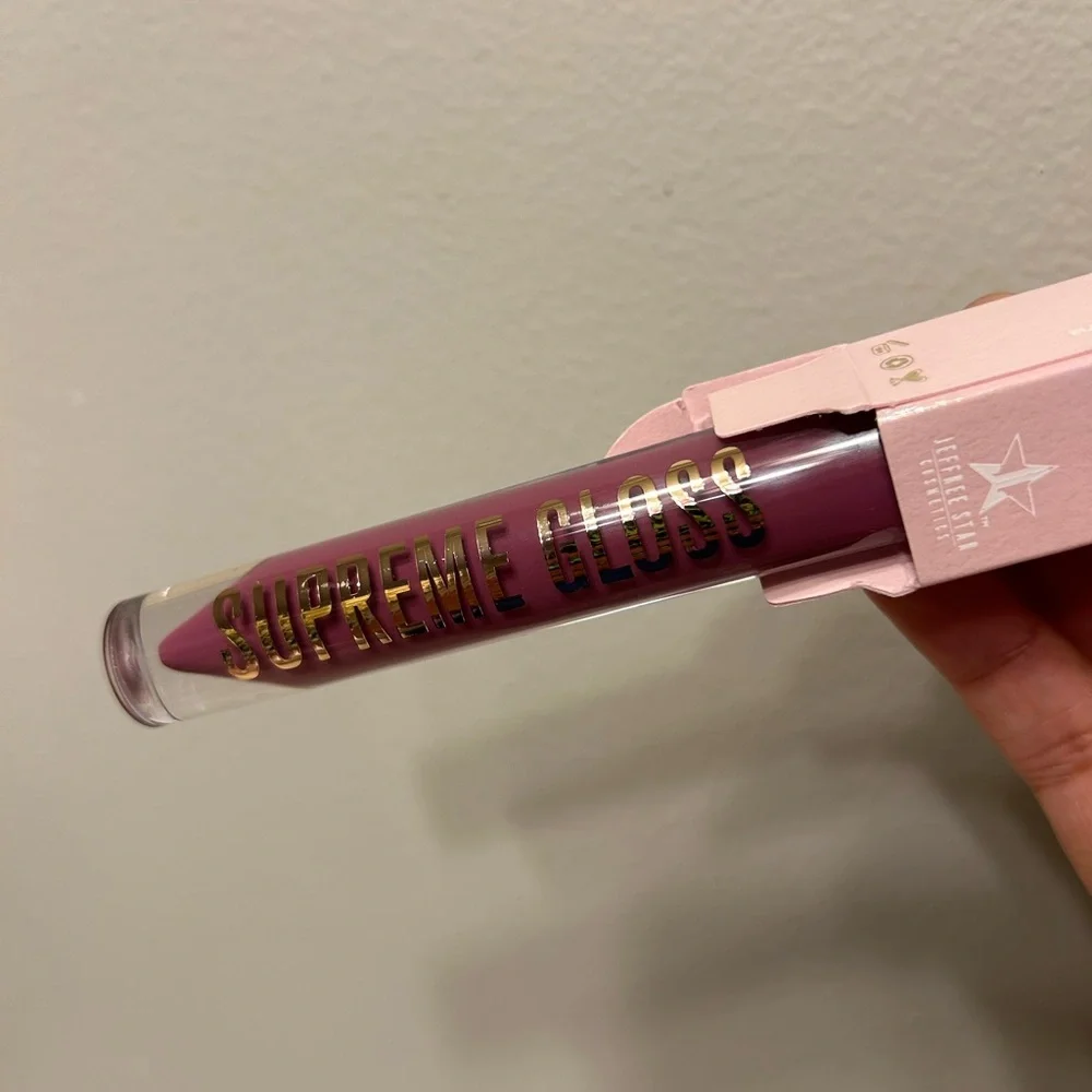 NIB Jeffree Star Supreme Gloss - Improper (Dark Mauve)